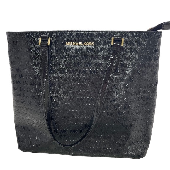 Michael Kors Handbags - Michael Kors Jet Set Travel MD Carryall Tote